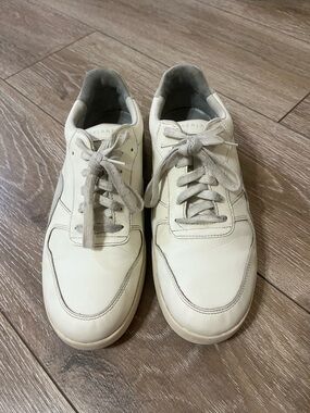 Everlane Cream Leather Low-Top Sneakers